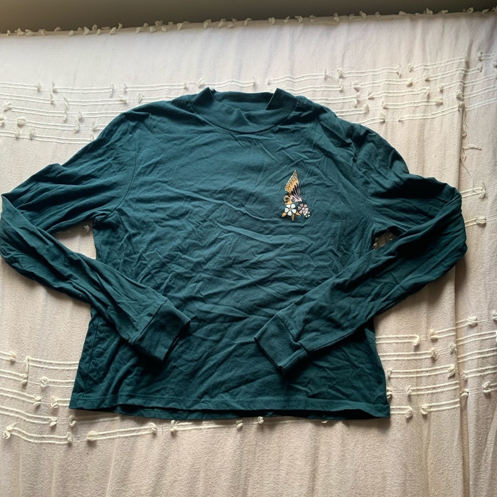 Kids Large dark green long sleeve shirt from Tillys!